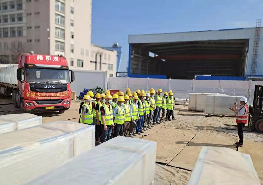 1647676662374609.jpg 华南建材保障供港抗疫产品生产现场动员会_调整大小.jpg